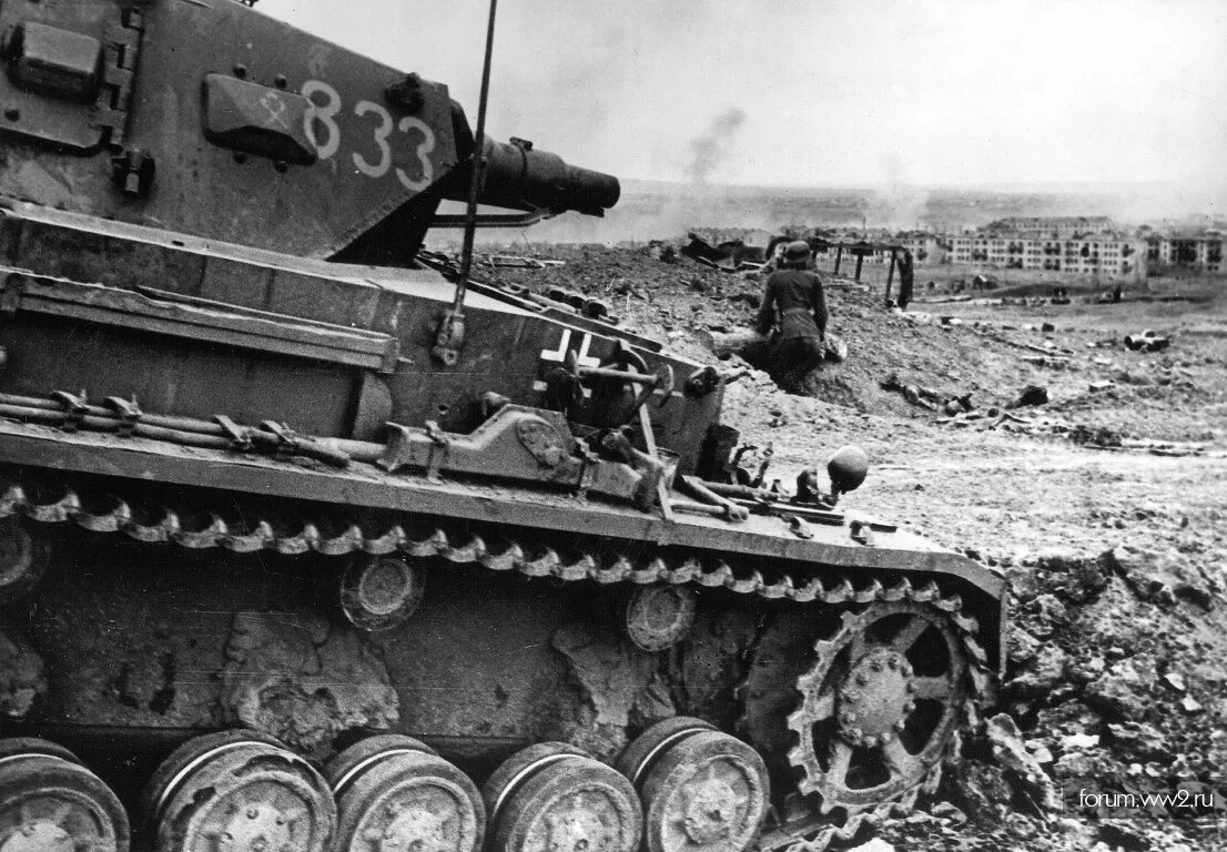 Танк pz 4 ausf h. Средняя танковая дивизия. Pz iii ausf j 1941 москва. Т4 танки вермахта колонны. Средняя танковая дивизия.