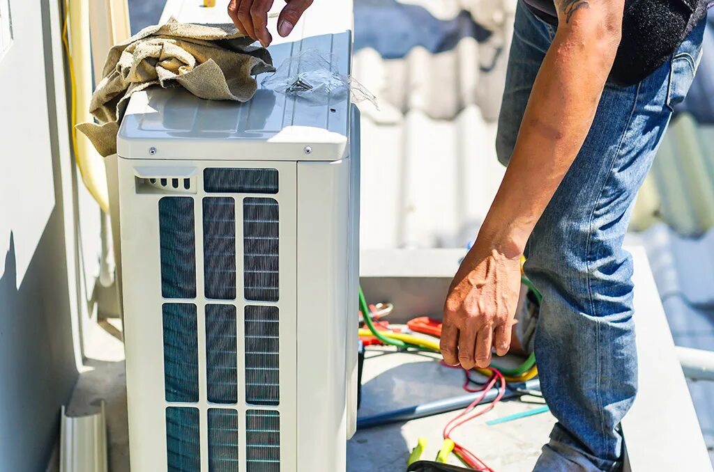 Install air. Klima сплит кондиционер. демонтаж сплит системы с сохранением фреона. split system air conditioner. установщик кондиционеров.