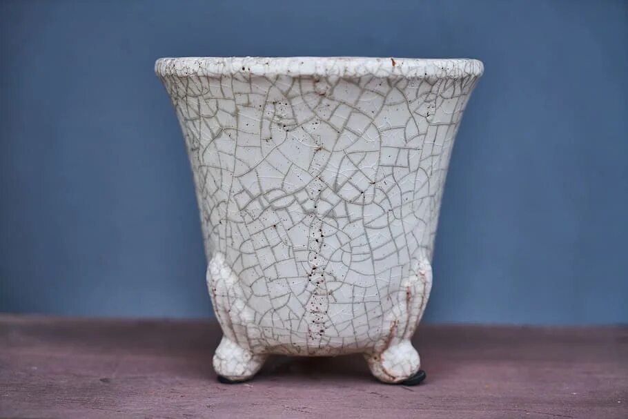 Архитектурный горшок 5 букв. Керамические вазы. Декоративные изделия из керамики. Ваза из керамики. Декорирование керамической вазы.