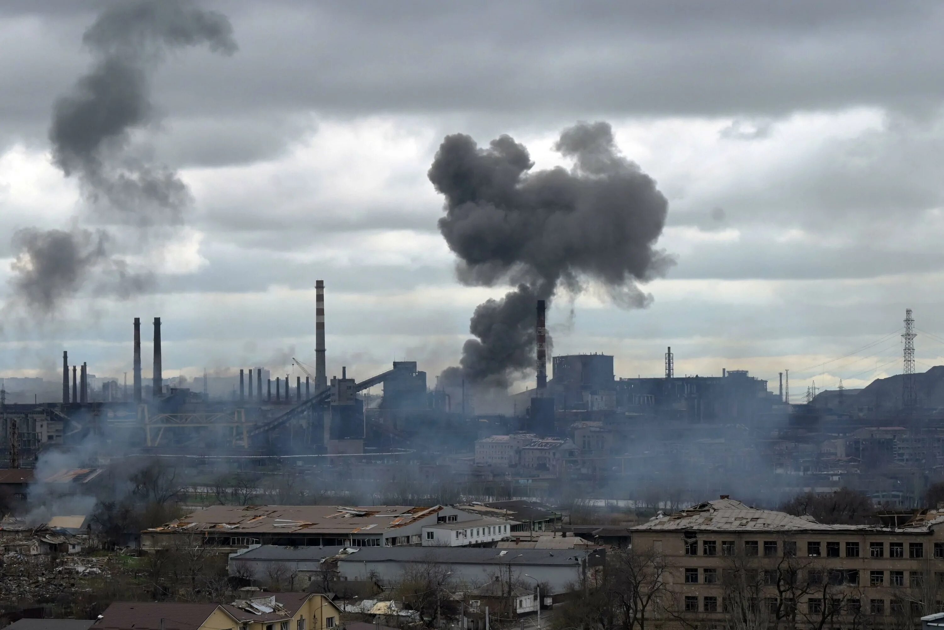 Азовсталь шлаковая гора. Штурм завода ильича. Азовсталь ильича. Азовсталь ильича. Завод имени ильича мариуполь.