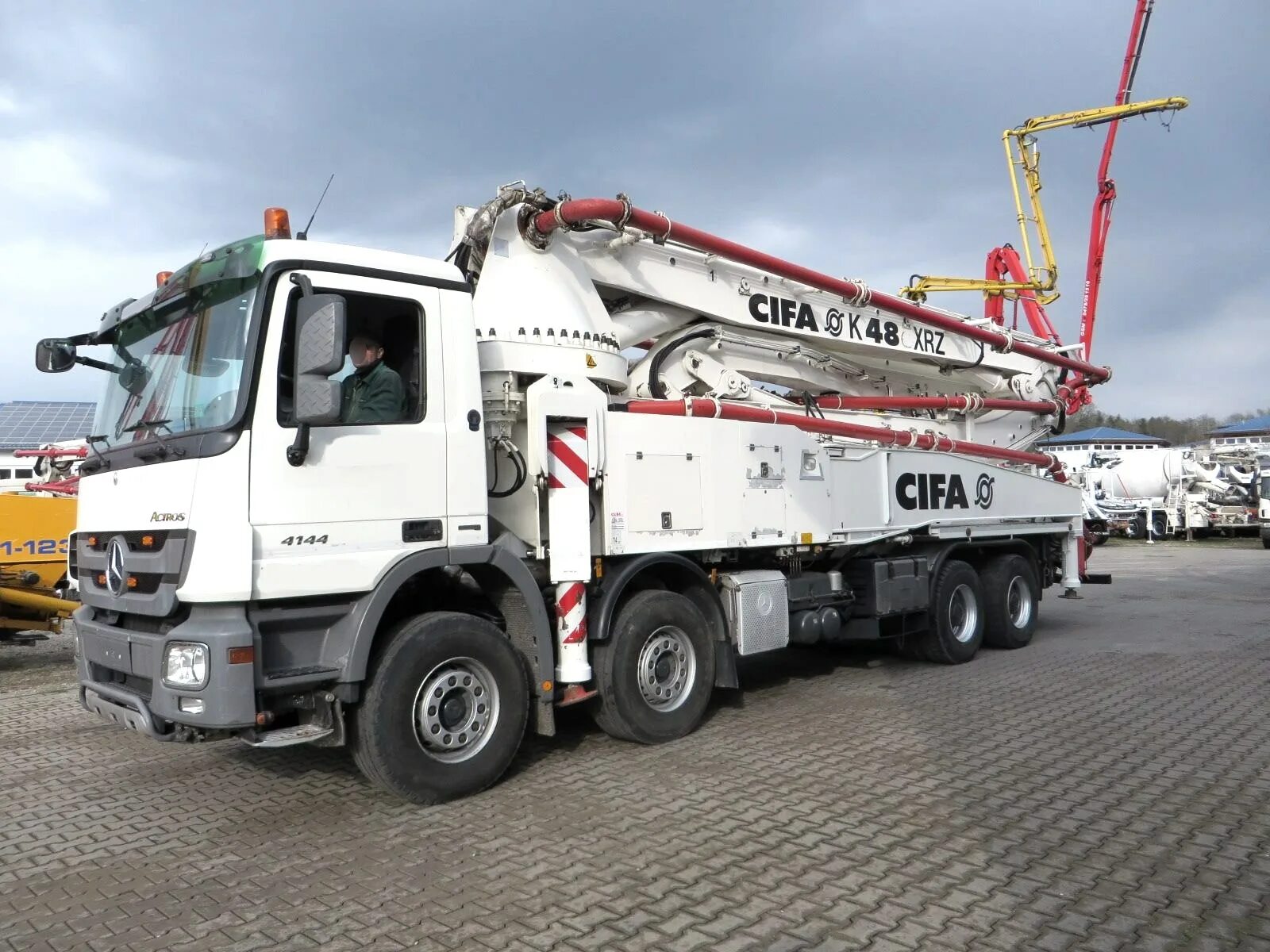 Автобетононасос putzmeister bsf 42-5. Бетононасос scania zoomlion. 16h. Автобетононасос putzmeister bsf474h. Автобетононасос putzmeister bsf 42-5.