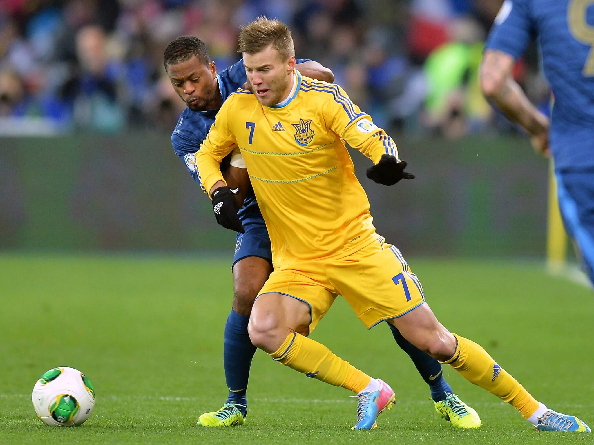 Видео с украинской футболисткой. Andriy Yarmolenko Dynamo. Украинские футболисты. Известные украинские футболисты. Украинская лига футбол.