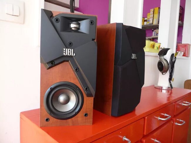 JBL Studio 220 BK. JBL Studio 130. JBL Studio 530. JBL Studio 620.