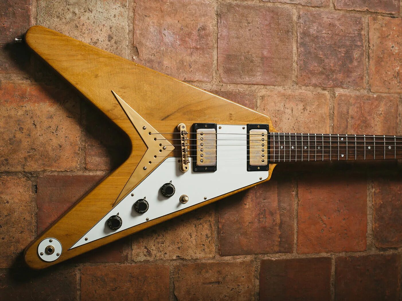 Гитара fly. Gibson Flying v. Dean гитара лес пол. Dean Guitar LP.