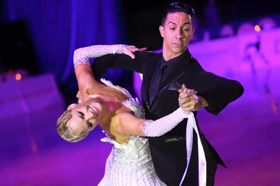 Давид манукян бальник. Спортивные танцы квикстеп. Данила мазур бальные танцы. Ангелина баркова бальные танцы. Полина дубейко бальные.