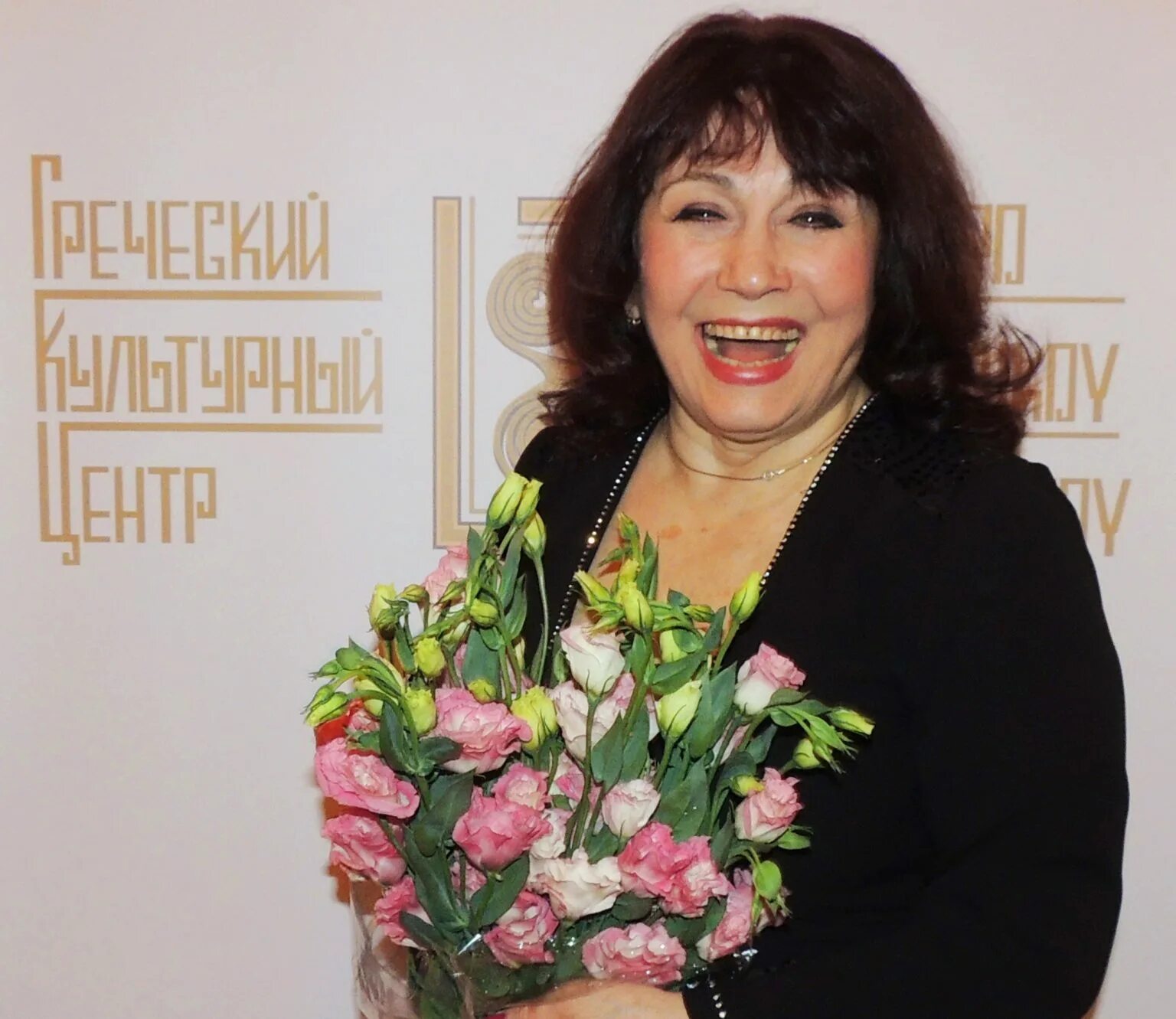 Певица ксения георгиади биография личная жизнь Ксения Георгиади. Юбилейный концерт легендарной певицы!