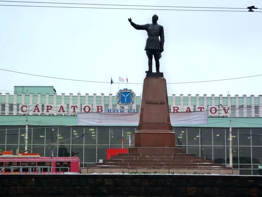 Район вокзала саратов. Ж/Д вокзал Саратов. Железнодорожный вокзал Саратов. Железнодорожный вокзал Саратов-1, Саратов. ЖД вокзал Саратов 1.