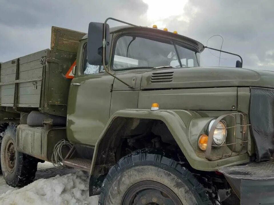 Зил 131 дизель бортовой. Зил 131 бу. Зил 131 военный бортовой 2х2. Зил 131 самосвал военный. Зил 131 самосвал.