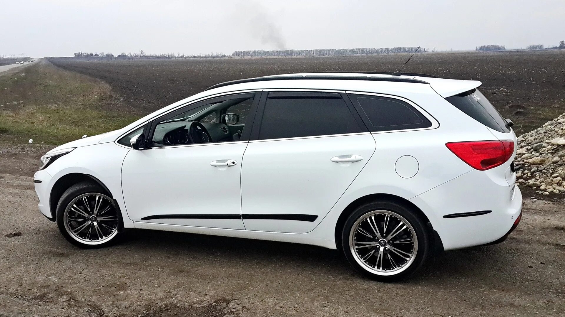 Kia Ceed JD SW. Kia Ceed 2 универсал. Kia Ceed JD 2014 универсал. Kia Ceed JD SW белая. Сид универсал тюнинг