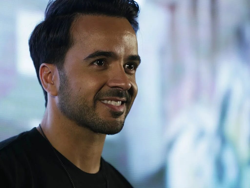 Луис фонси фото. Luis fonsi. Луис фонси певец. Хей фонси. Луис фонси википедия.