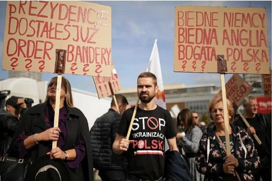 Украина против поляков. Поляки митинг. Антиукраинские митинги в Польше. Против националистов. Протесты в Польше против Украины.