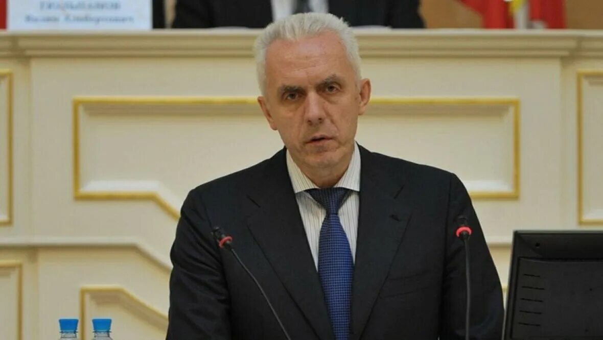 Гуцан сзфо. Гуцан а.в полномочный представитель президента. александр гуцан полномочный представитель. гуцан полпред в сзфо. гуцан александр владимирович полномочный представитель.