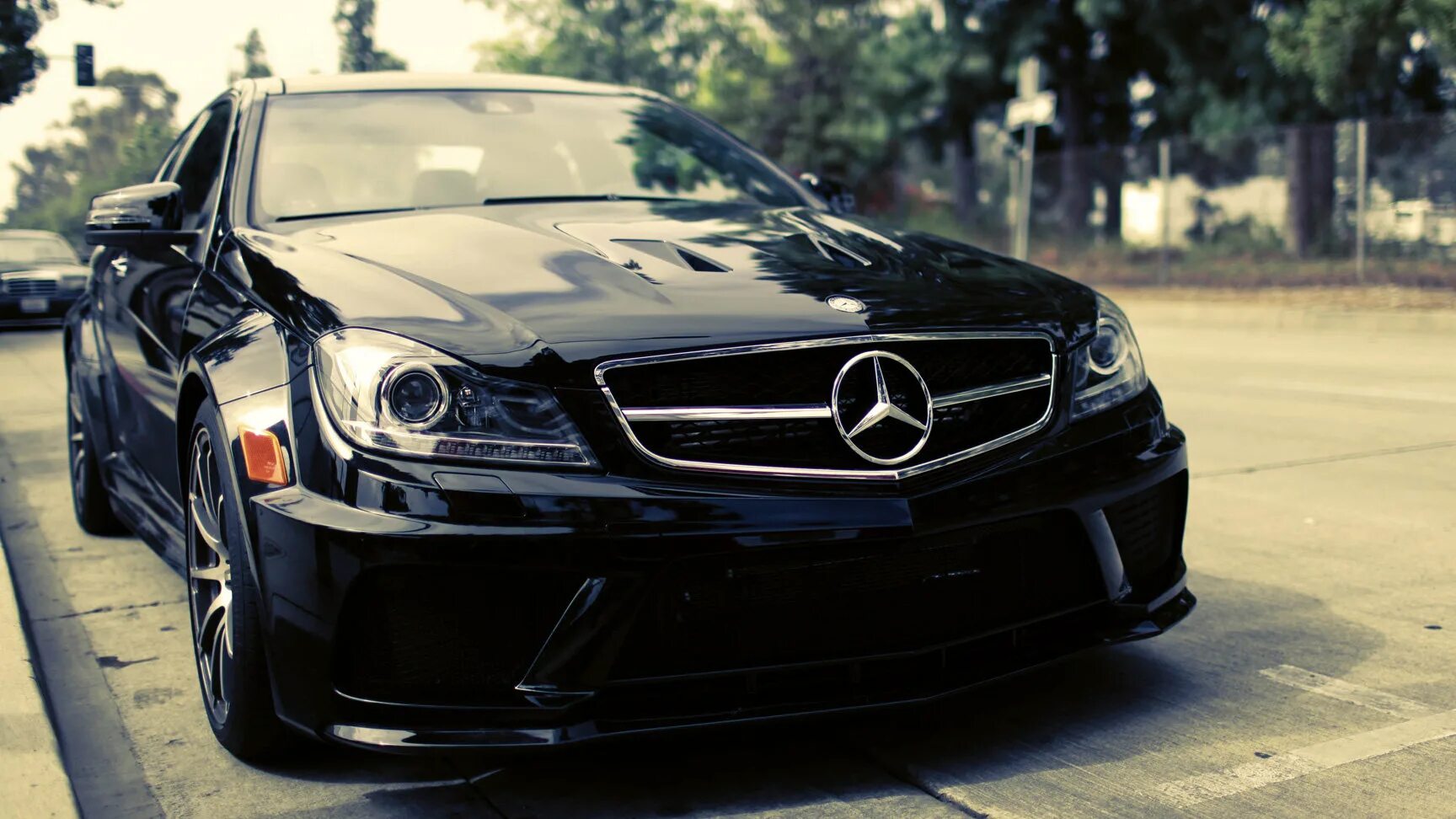 Мерседес бенц с 63 амг черный. Мерин на телефон. Mercedes cls 63 amg на айфон. Мерседес 960. S63 amg w222.