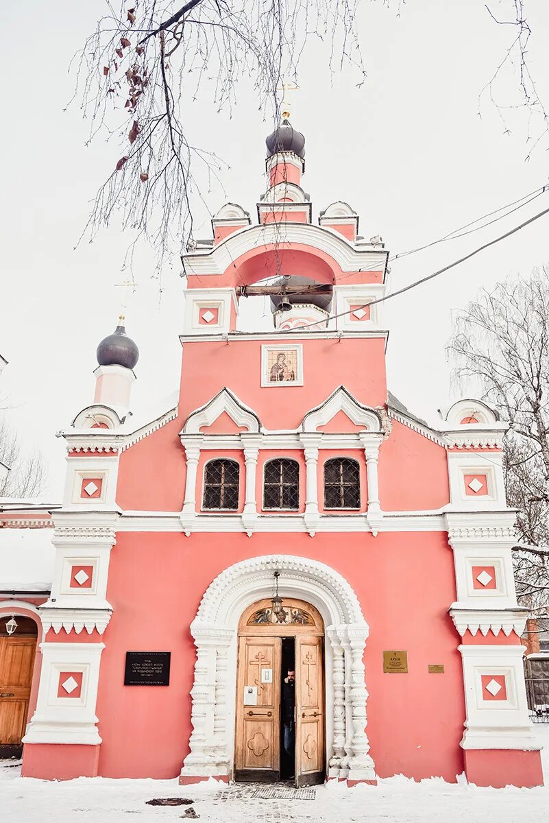 Храм Скоропослушницы на Октябрьском поле. Храм Божьей матери Скоропослушницы в Москве. Храм Скоропослушницы на Ходынском поле. Храм иконы Божьей матери Скоропослушницы Октябрьское поле.