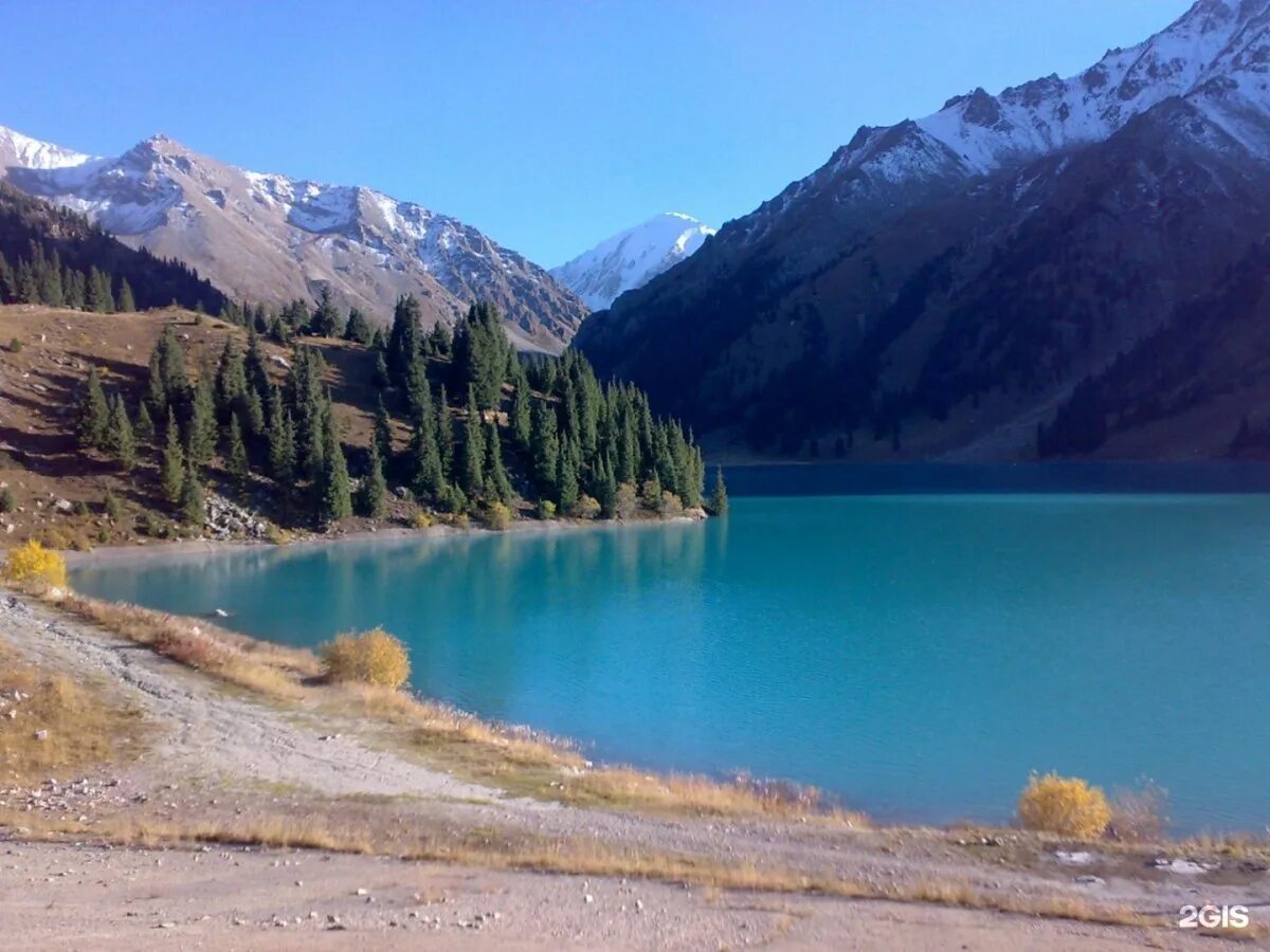 Города казахстана над уровнем моря. Горы Алматы Бао. Алма-Ата Казахстан озеро. Алма-Ата горы Алатау. Алма-Ата горное озеро.