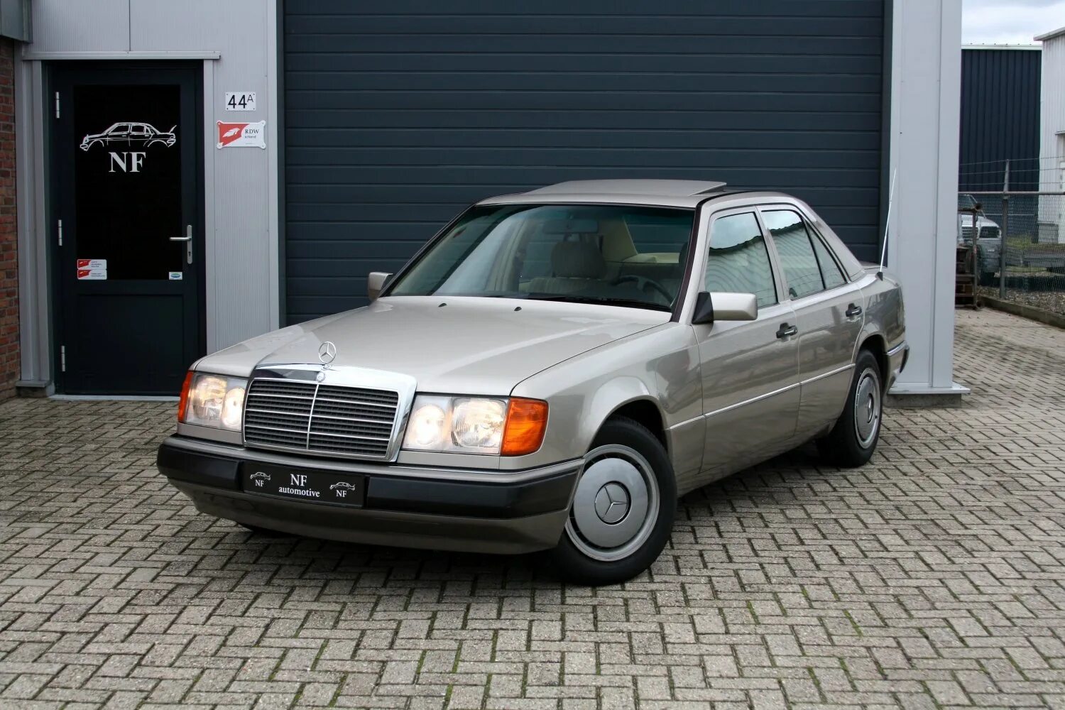 мерседес 124 установки. мерседес w124 amg hammer. Mercedes benz 124 coupe. мерседес бенц 124 е500. Mercedes w124 e220.
