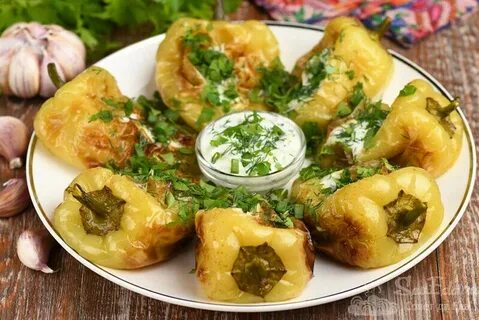 Перец жареный с зеленью и чесноком