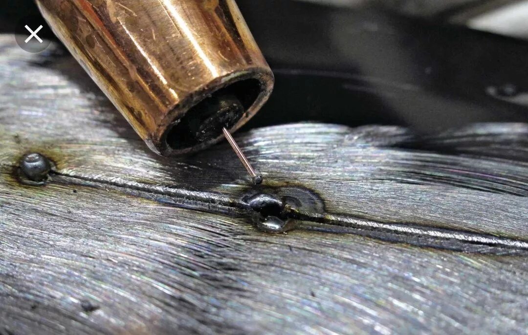 Ржавая проволока. Приспособления для одевания бухт проволоки на отдатчик. Делаем хомут из проволоки на бензошланг мотоблока. Колючая проволока. Сварочная стальная проволока св-08гс.