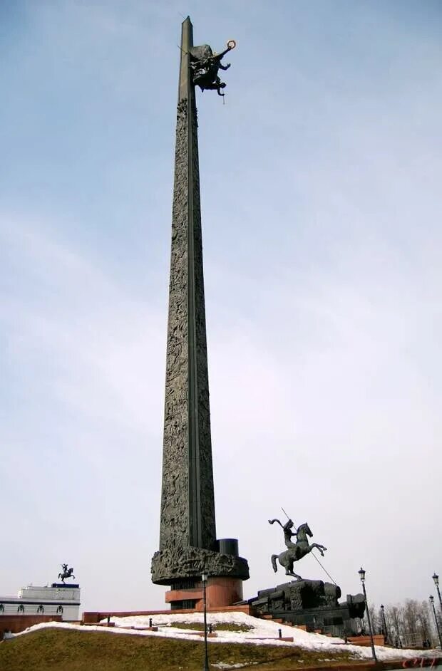 Памятник петру 1 в москве и колумбу церетели сравнение. Статуя петра в москве церетели. Самая высокая статуя петра 1. Памятник князю владимиру в москве. Самый высокий памятник в москве.