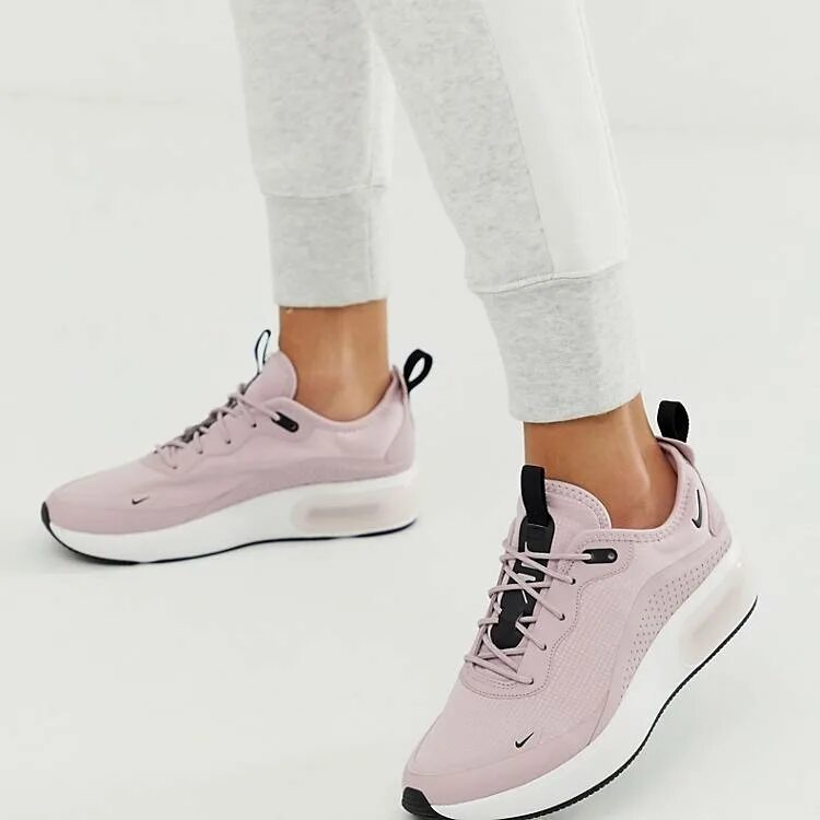 Dia se. Dia se. Uniqlo вывеска. Feliz dia de la madre картинки красивые. Dia se.