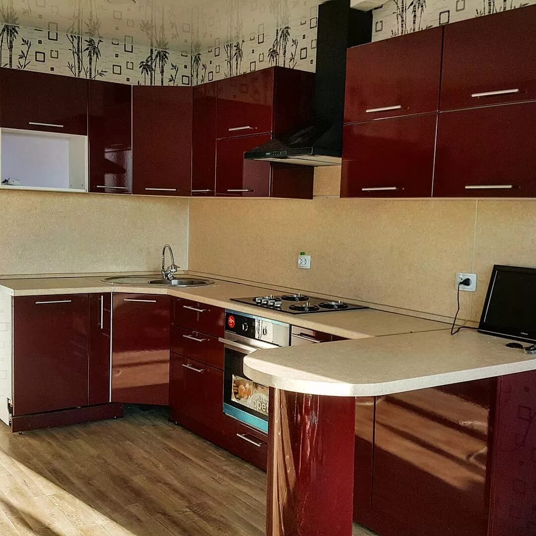 Мебель кухня уссурийск. Кухня красная угловая cg,. Кухни уссурийск. Кухонный гарнитур уссурийск. Кухни уссурийск.