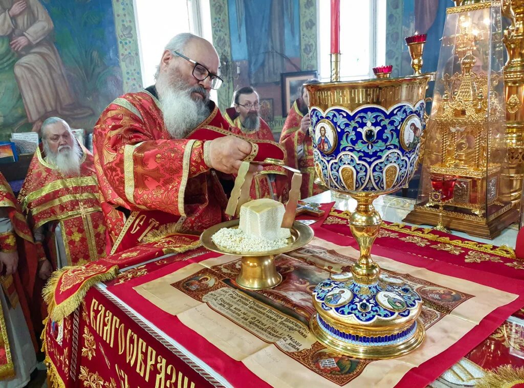 уваровская епархия выпуск от 6 марта 2023. литургия архиерейским чином. всё равно что. литургия архиерейским чином. иеромонах иннокентий спиридон.