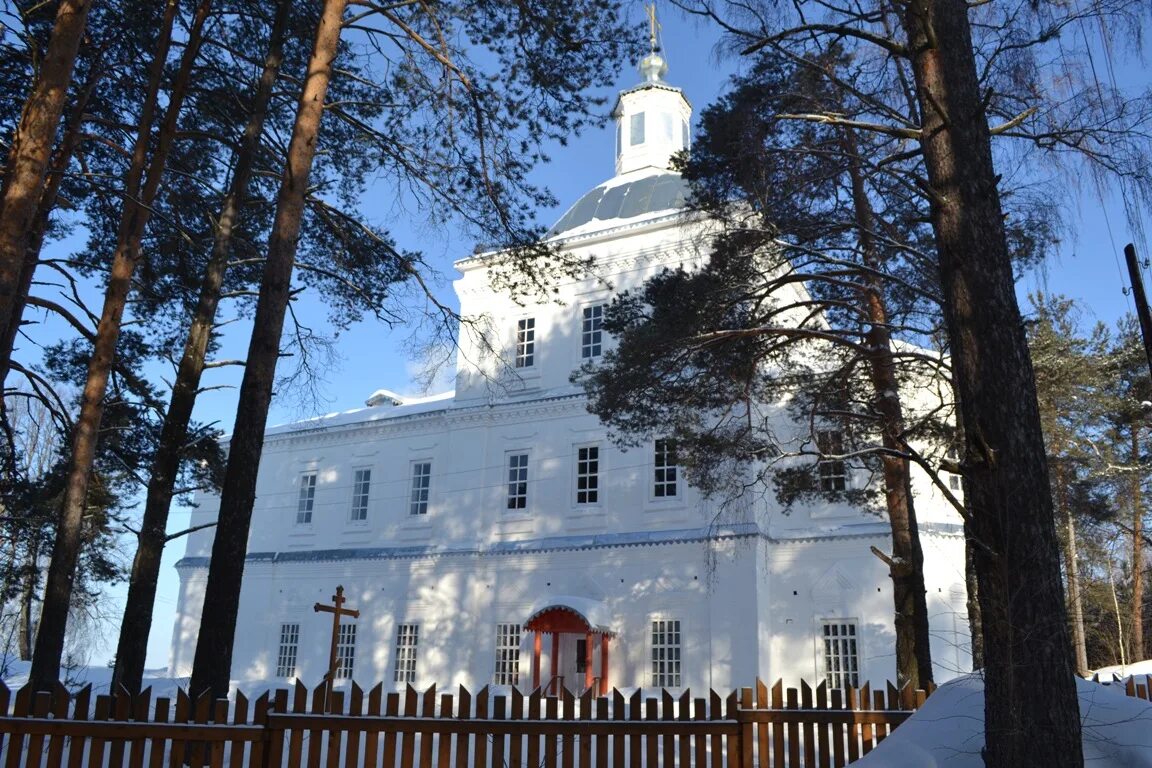Подосиновец церковь рождества пресвятой богородицы. Краеведческий музей подосиновец. Пгт подосиновец кировская область. Подосиновец кировская область сосны. Подосиновец река.