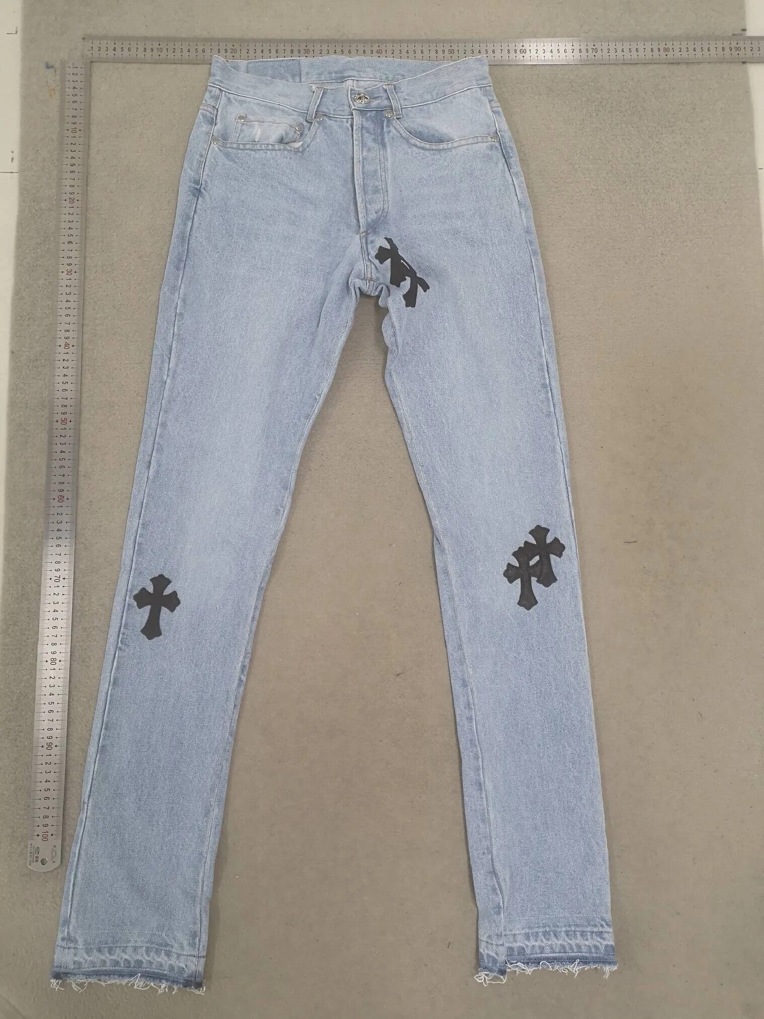 Джинсы хроме хартс. Chrome hearts levis. бренд хром хартс джинсы. chrome hearts джинсы. джинсы хром хартс с крестами.