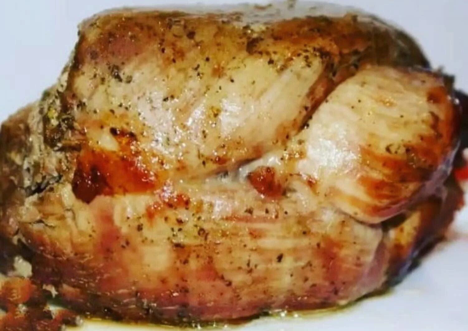 индейка в духовке. индейка в духовке с чесноком. голень индейки запеченная. индейка в духовке в казане. индейка в духовке.