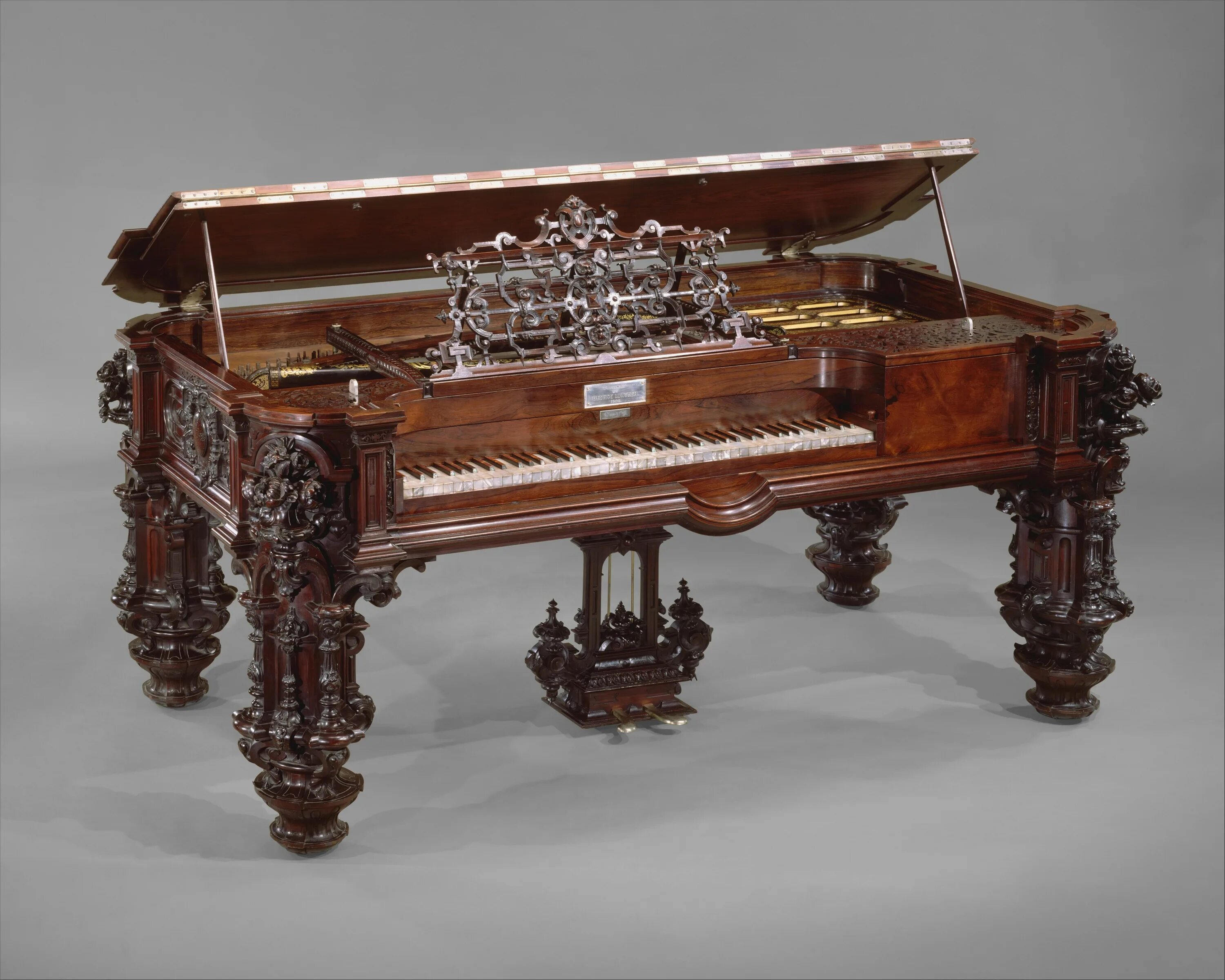Старый клавесин. Клавесин 19 век. Клавесин 18 века. Клавесин рококо. Пианино 19 век рококо мебель.