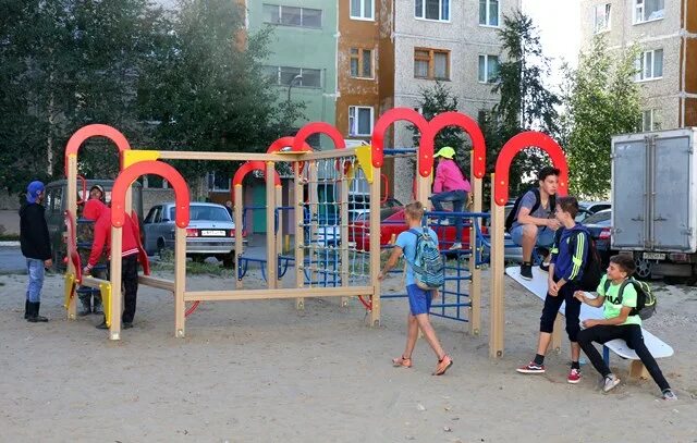 Красивая детская площадка. Игровая площадка для детей. Благоустройство детской площадки. Детские площадки придомовые. Лучшие детские городки россии.