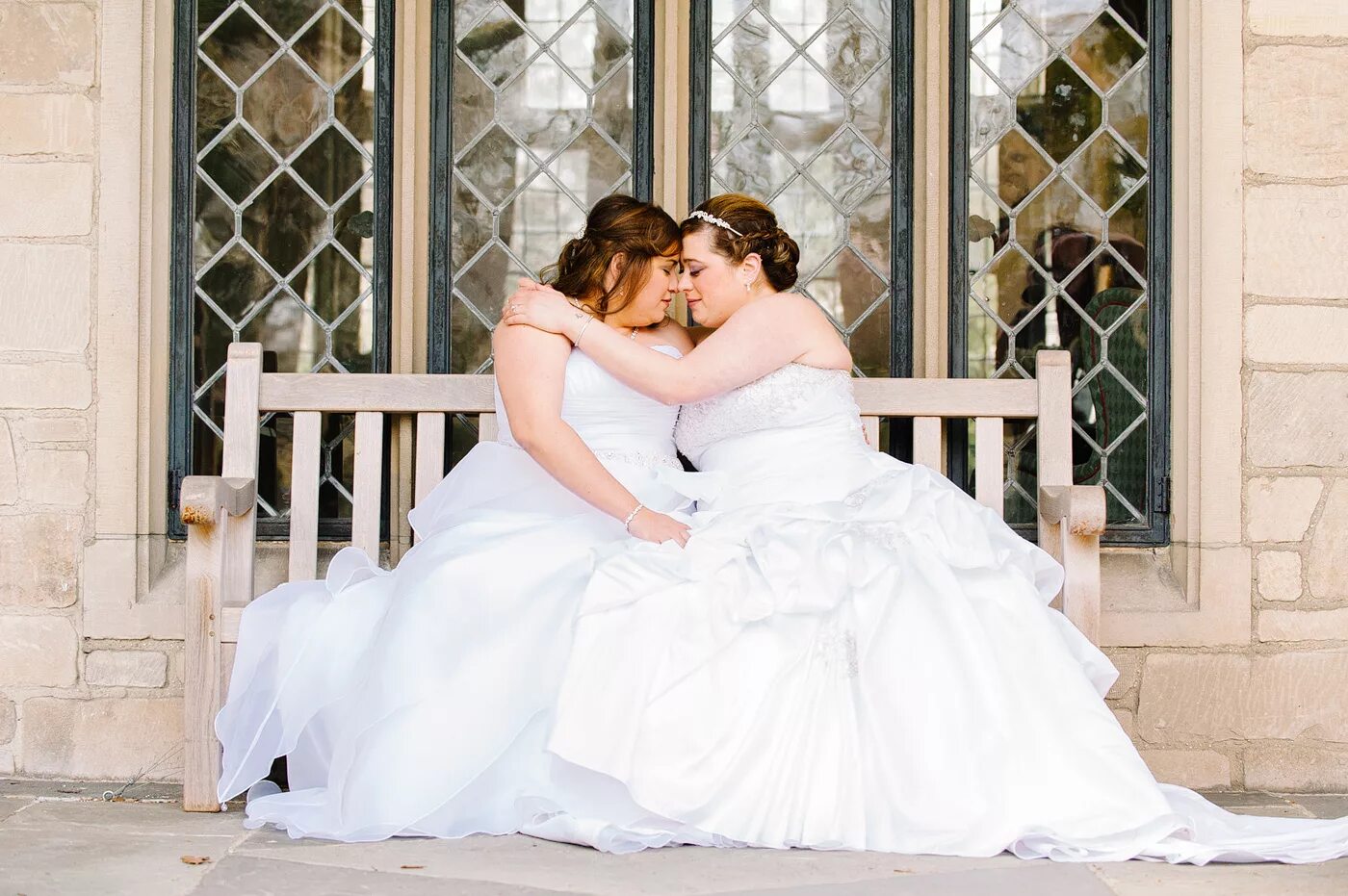 четыре свадьбы пятница волгоград. две девушки поцелуй свадьба. четыре свадьбы пятница 3 сезон. 4 свадьбы 2 девушки. четыре свадьбы дарья.