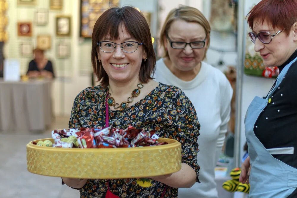 МДХ Кузнецкий мост выставка. Ярмарка на Кузнецком мосту в доме художника. Кузнецкий мост выставка ярмарка. Самоцветы Кузнецкий мост выставка ярмарка.