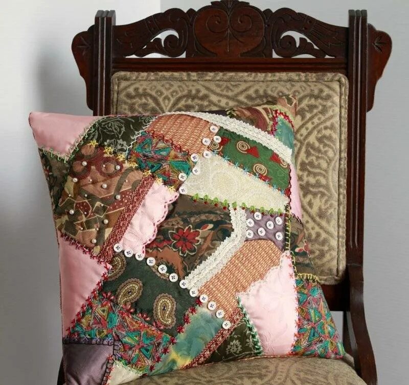 Изделия техникой пэчворк. Лоскутное шитье Санчес. Изделия в лоскутной технике. Изделия в технике пэчворк.