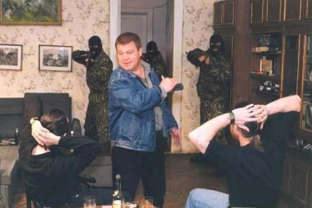 Сколько лет улице разбитых фонарей. Улицы разбитых фонарей 1995. улицы разбитых фонарей 1996.
