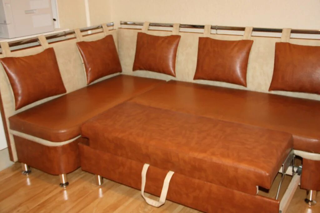 аленка 17 угловая скамья латте. кухни угловые диваны б у. кухонный уголок коричневая кожа. мягкие уголки недорогие. угловой диван кухня б у.