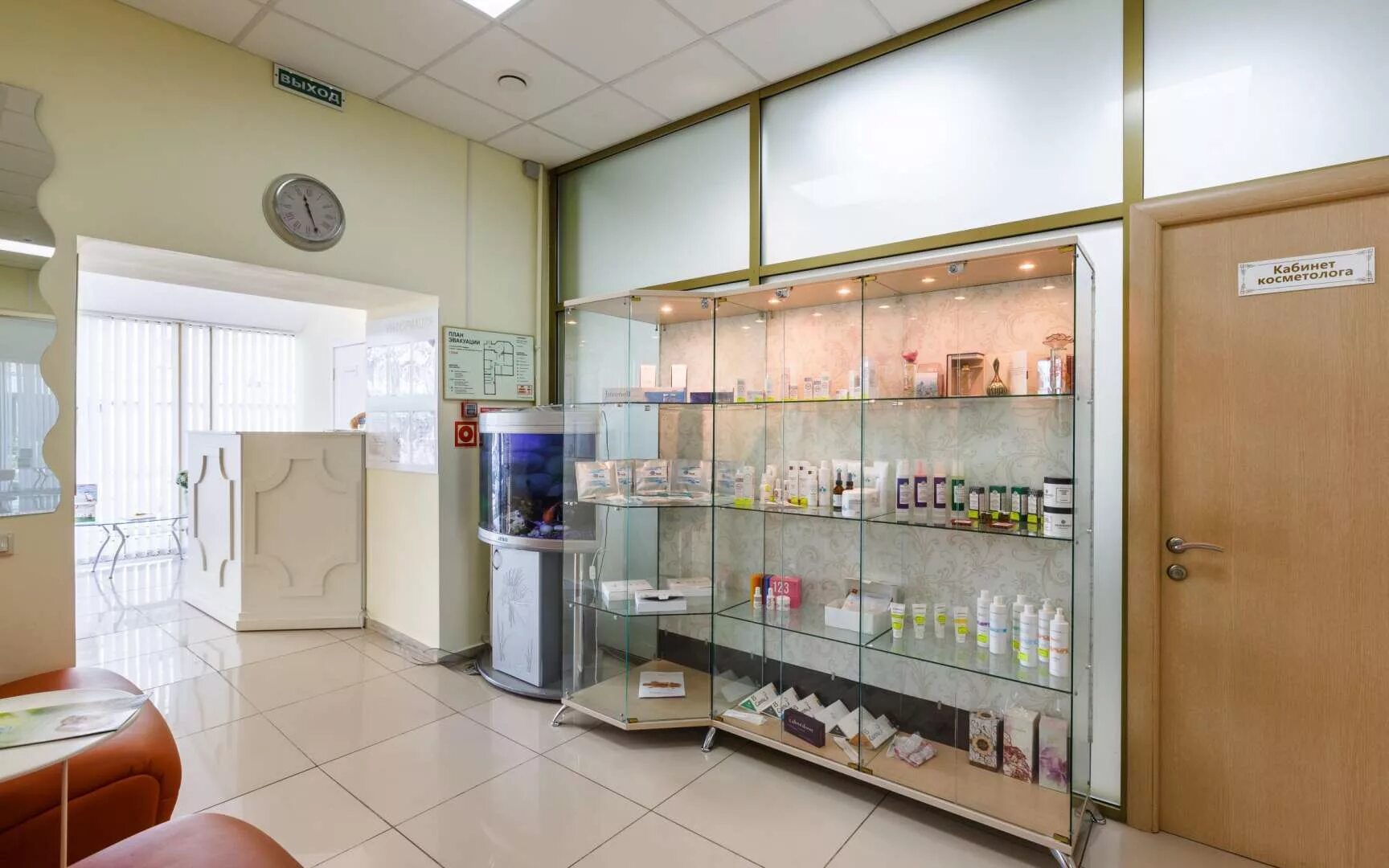Клиника красоты. Медицинский центр красоты. Центр здоровья казань. Центр красоты и здоровья казань. Адоратского 3 клиника м эксперт красоты.