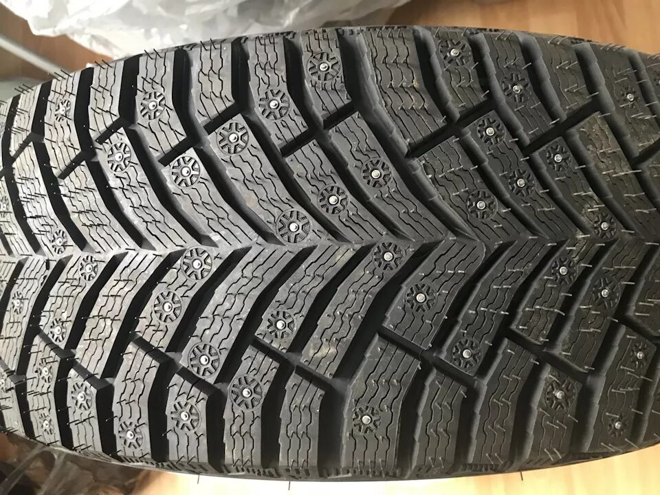 Купить шины мишлен 4. Michelin x-Ice North 4. Зимняя резина Мишлен x-Ice North 4. Мишлен Икс айс Норд 4 шины. Michelin x-Ice North 4 245/50 r18.