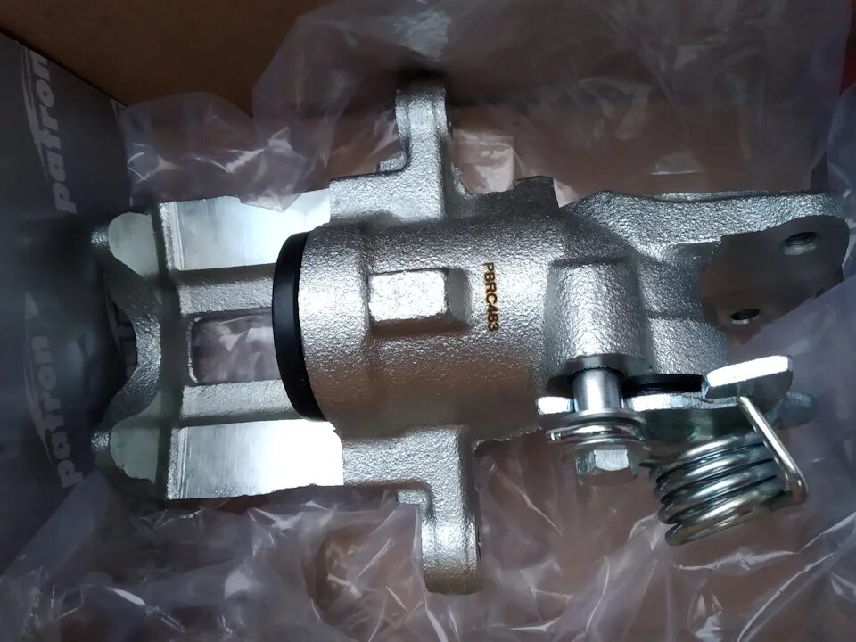 Nissan Primera Р11 44001-2F500 Суппорт правый зад - купить в Котельниках, цена 4