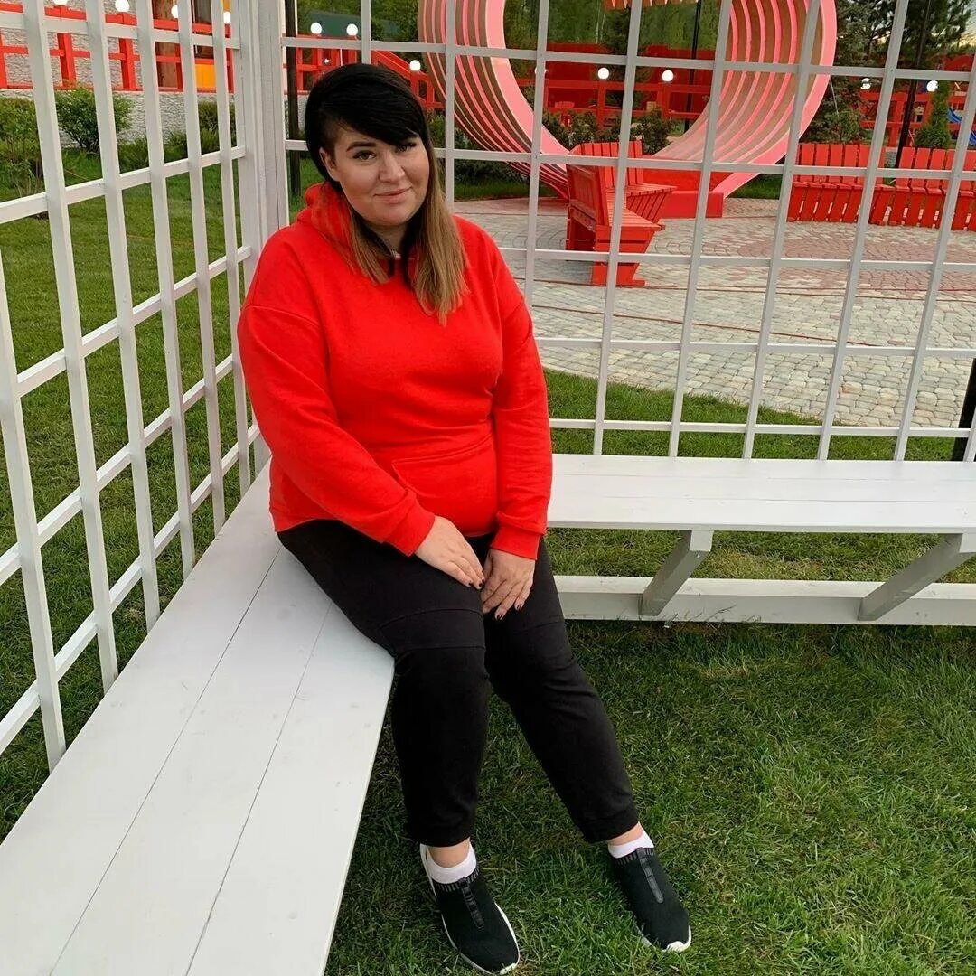 Александра оганесян дом 2. Александра оганесян. Саша дом 2. Саша черно 2019. Саша черно.