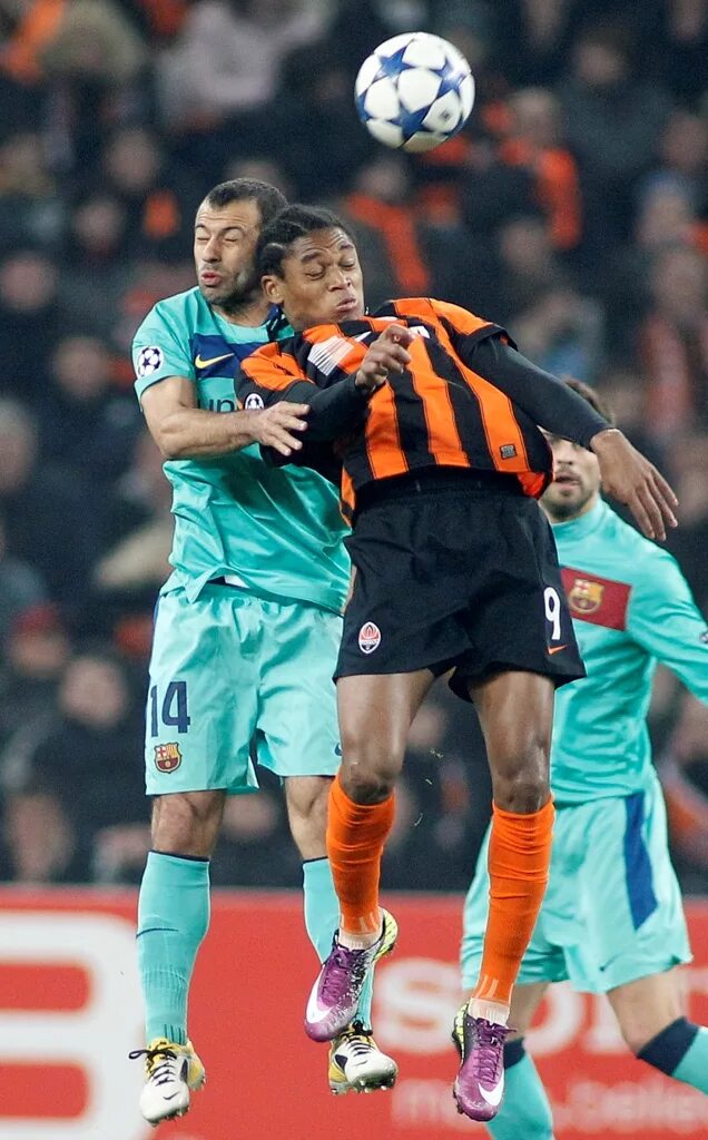 Шахтер барселона. Шахтер барселона 2009. Шахтер барселона 2009. Барселона шахтер видео. Месси лч.