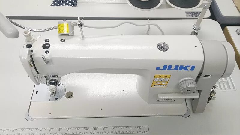 Промышленная швейная машинка juki. Джуки ДДЛ 8700. Juki DDL-8700. Промышленная швейная машина Juki DDL-8700. Швейная машинка Juki DDL 8700.
