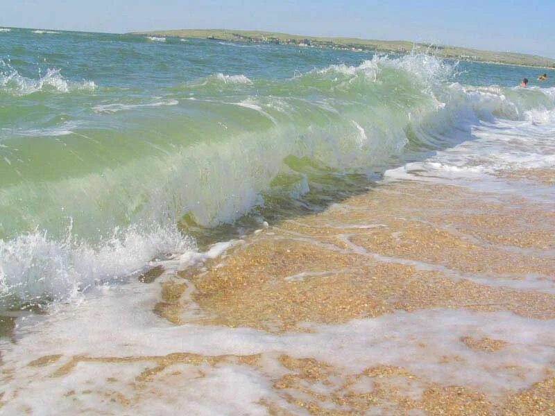 Солнечный день на море. Черное море прибой. Море ближе. Мягкий климат теплое ласковое море чистый. Ситжес волны морской прибой.
