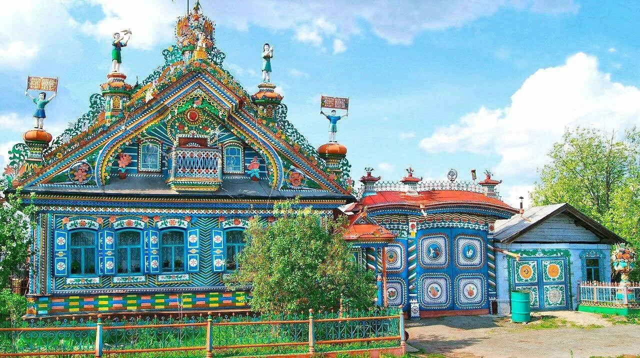 19 век томск зодчество. Резной терем деревня. Народное творчество архитектура. Терем купца бугрова в володарске. Сказочный терем в русском стиле.