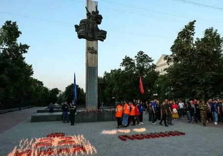 100 памятников