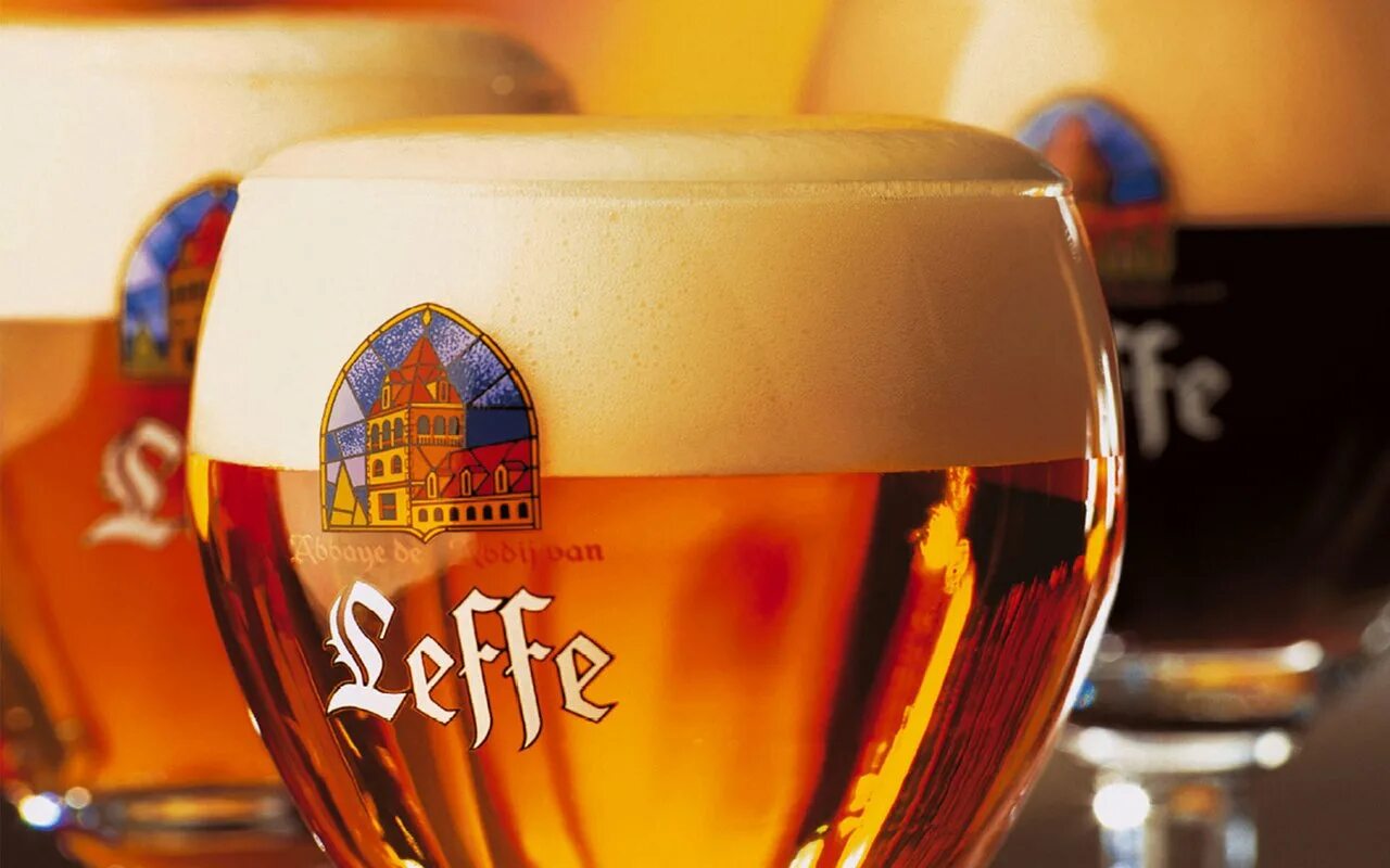Leffe blonde. Бельгийское пиво Леффе. Леффе блонд светлый Эль. Пиво Leffe blonde. Бельгийское пиво Leffe.