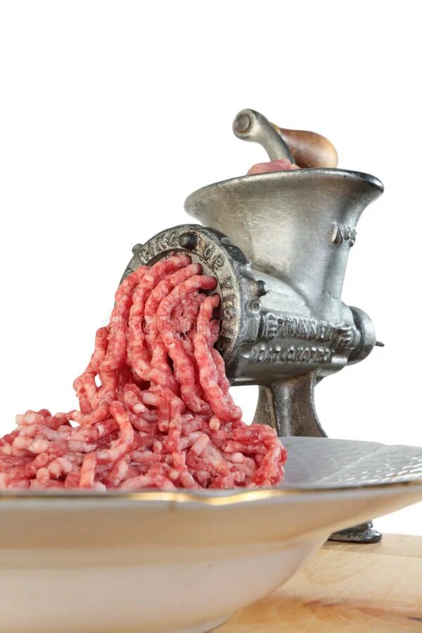 Ребус ворон. Ребусы про шахматы. Ребус танк. Мясорубка перемалывает фарш. Ребус парикмахер.