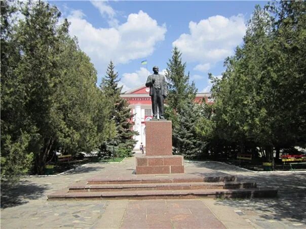 Кальмиусское комсомольское. Город комсомольское донецкая область. Город комсомольское донецкая область. Поселок комсомольский донецкая область. Поселок комсомольский донецкая область.