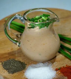 Соус из кефира с чесноком и зеленью