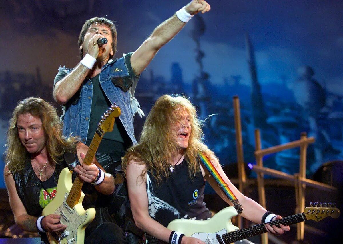 Группа Iron Maiden. Ирон майден группа. Группа Iron Maiden 1975. Demon Maid.